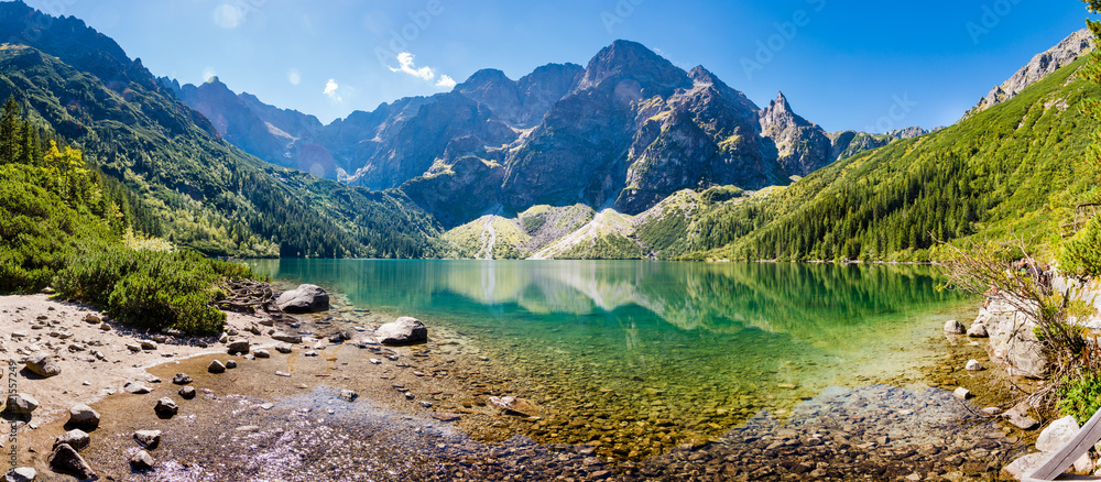 Obraz przedstawiający panoramę Morskiego Oka w Tatrach z odbiciem gór w krystalicznie czystej wodzie