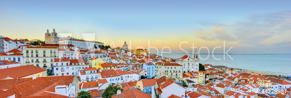 Obraz na płótnie Lisbon Historical City Panorama, Alfama architecture w salonie