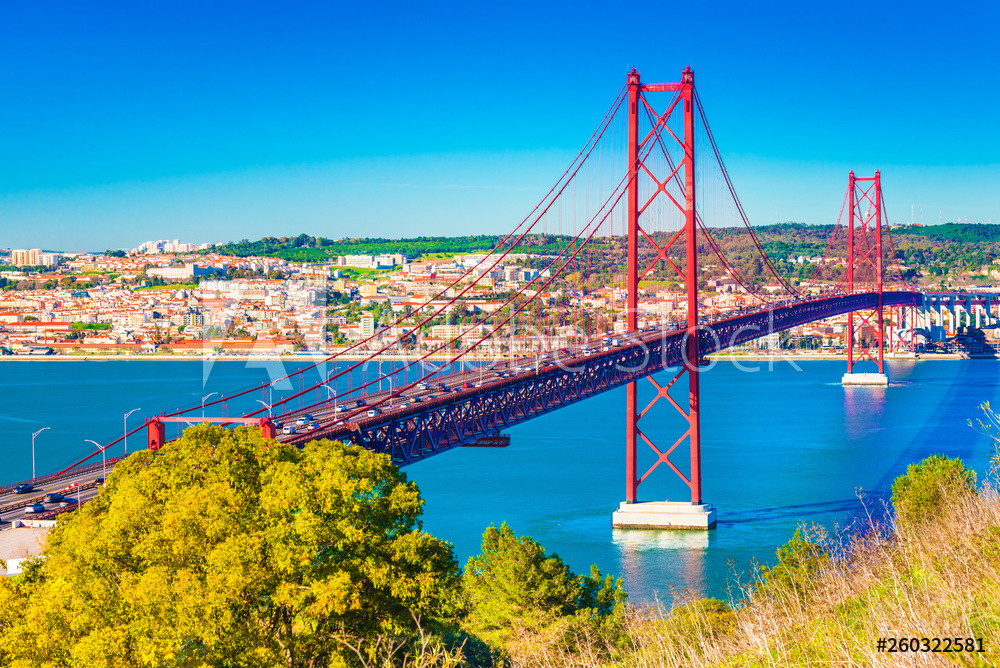Obraz na płótnie The 25th April Bridge (Ponte 25 de Abril) in Lisbon, Portugal. View from Almada w salonie