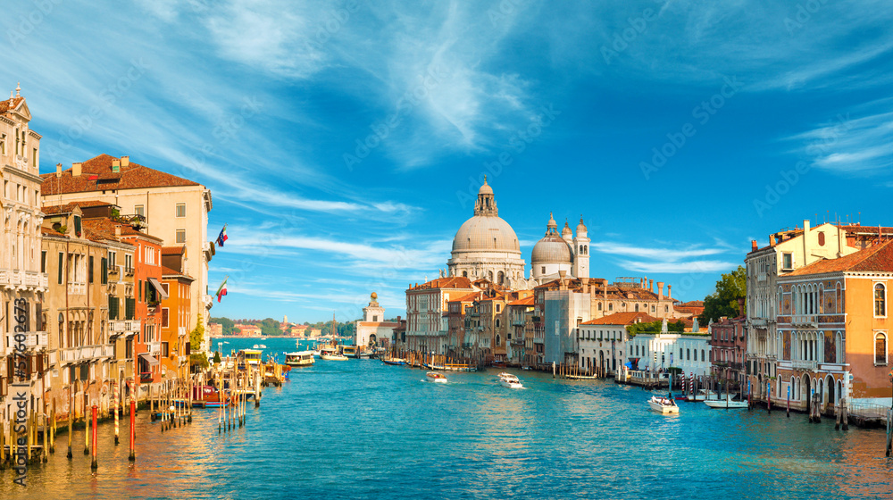 Widok na Wielki Kanał w Wenecji z Bazyliką Santa Maria della Salute