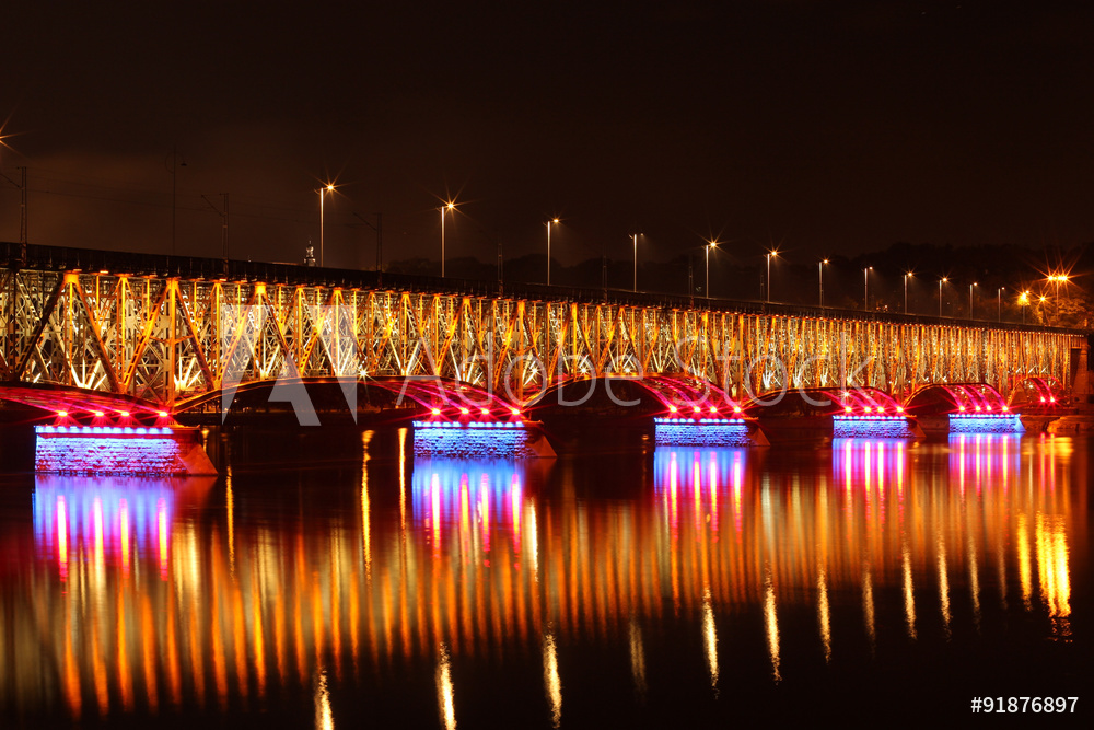 Obraz na płótnie Imponująco oświetlony most w Płocku | fotoobraz w salonie