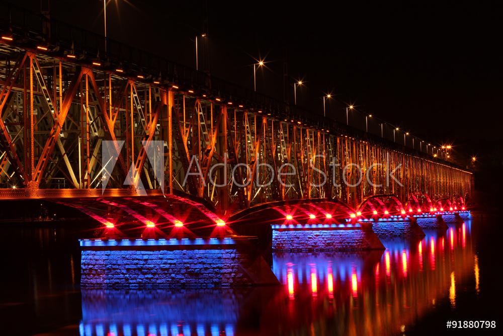 Obraz na płótnie Roziskrzone światła mostu w Płocku | fotoobraz w salonie
